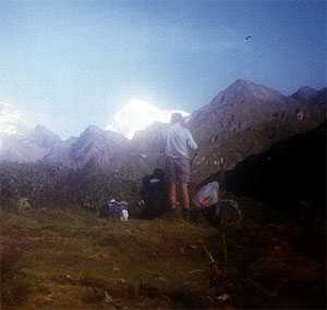 run valley Everest Trek