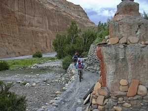 Biking von LHASA, Tibet nach KATHMANDU, Nepal
