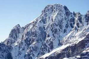 Phari Lapcha Peak
